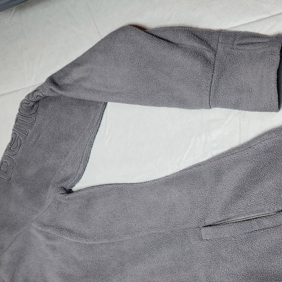 Zip-up Bench Sweater - Picture 4 of 16